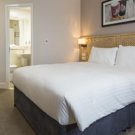 The Raven'S Cliff Lodge By Marston'S Inns Motherwell Buitenkant foto