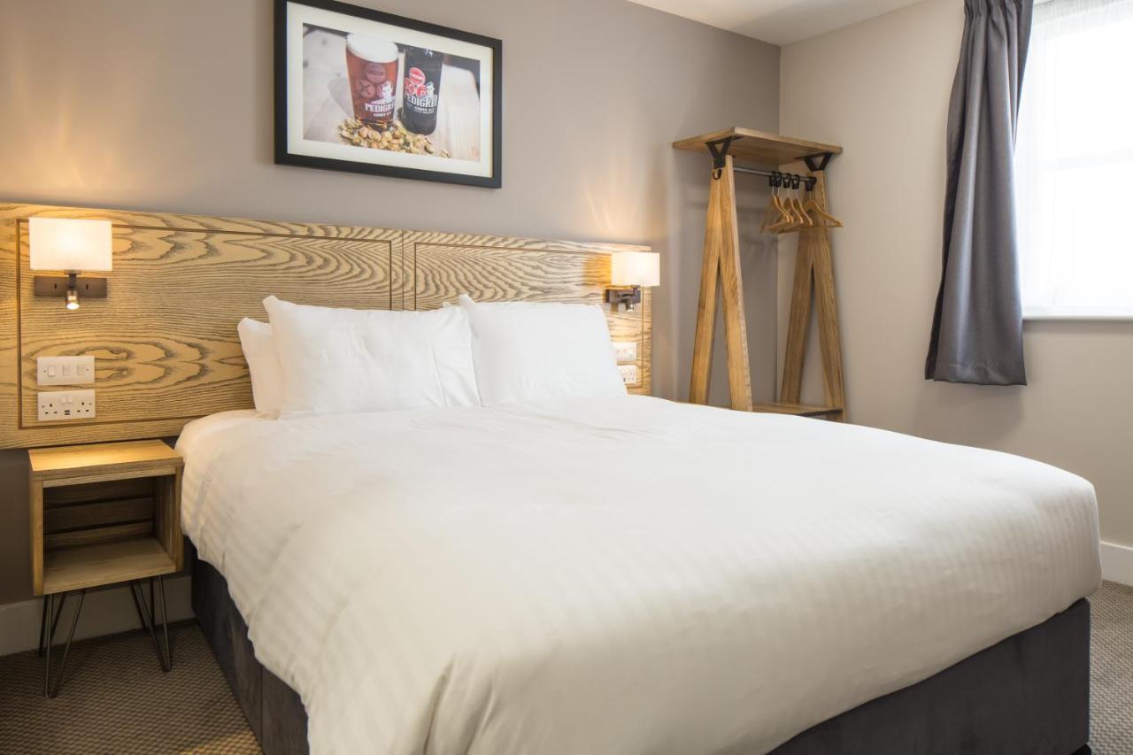 The Raven'S Cliff Lodge By Marston'S Inns Motherwell Buitenkant foto